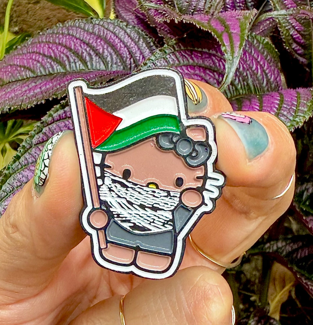 001 Pali Kitty Pin
